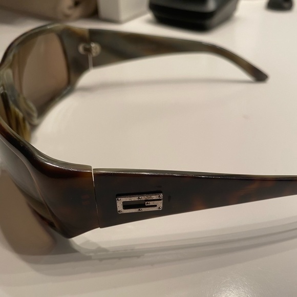 GUCCI Women’s Sunglasses EXCELLENT CONDITION main image 7